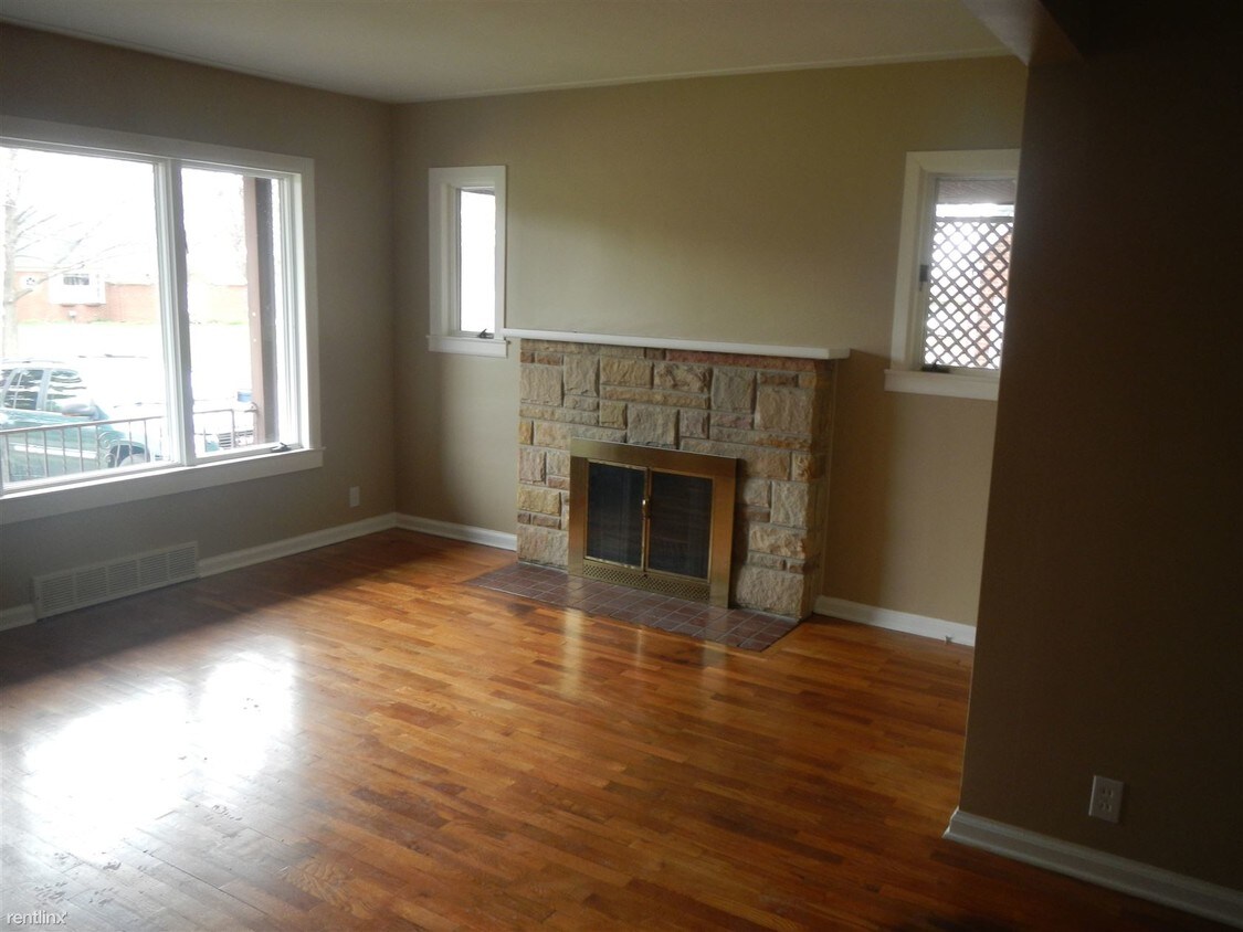 Primary Photo - 1822 Cambridge Ave