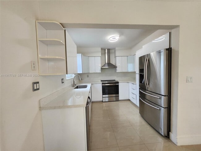 Foto del edificio - 12535 NE Miami Pl