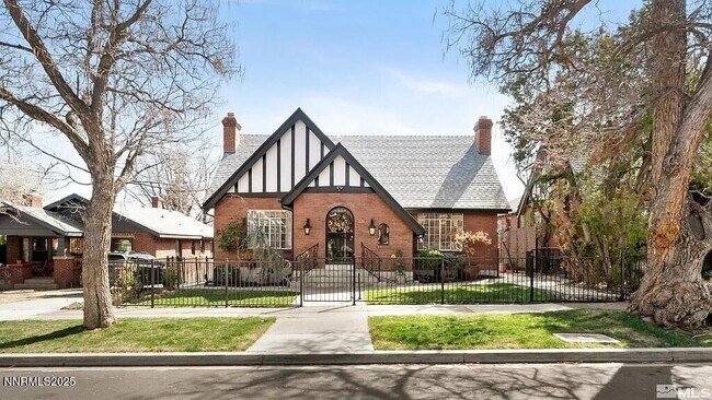 Foto del edificio - 626 Marsh Ave