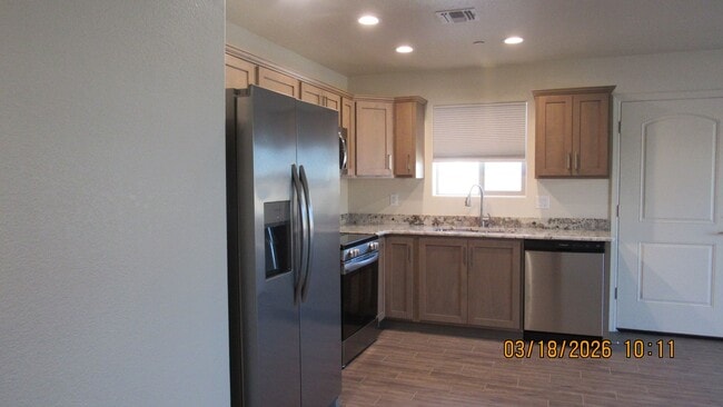 Building Photo - 2200 Sandwood Dr