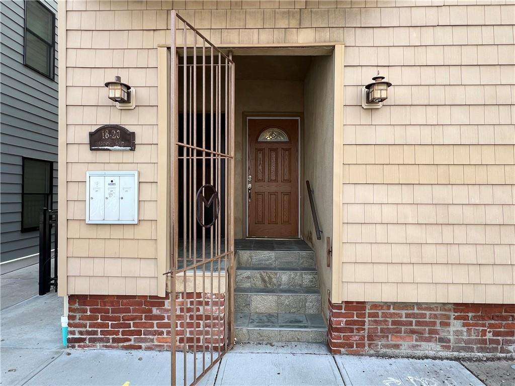 Primary Photo - 18 Piedmont St