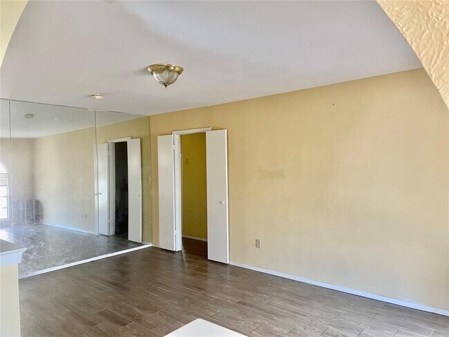 Foto del edificio - 2518 Mardell Dr