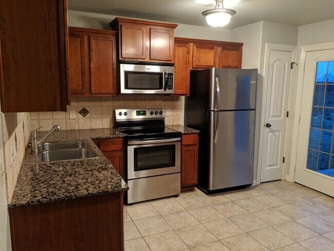 Foto del edificio - 3 Bedroom, 2 Bath House