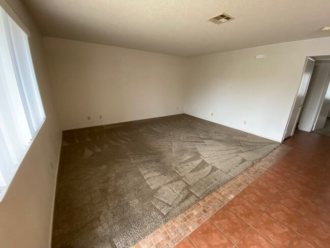 Building Photo - 479 Mesa Blvd
