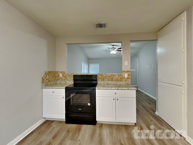 Foto del edificio - 9506 Sugarloaf Dr