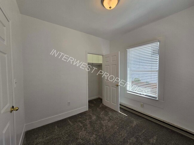 Building Photo - Recently Remodeled 2 Bd Home in Kalama with W/D Hookups!