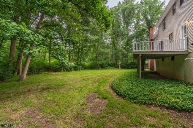 Foto del edificio - 79 Melrose Dr