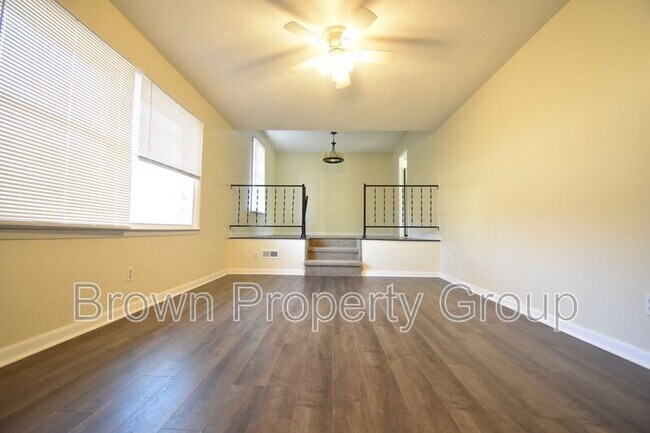 Foto del edificio - 7817 Gallant Ridge Dr