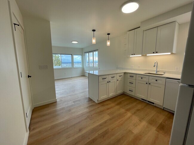 New Kitchen - 4259 Greenwood Ave N