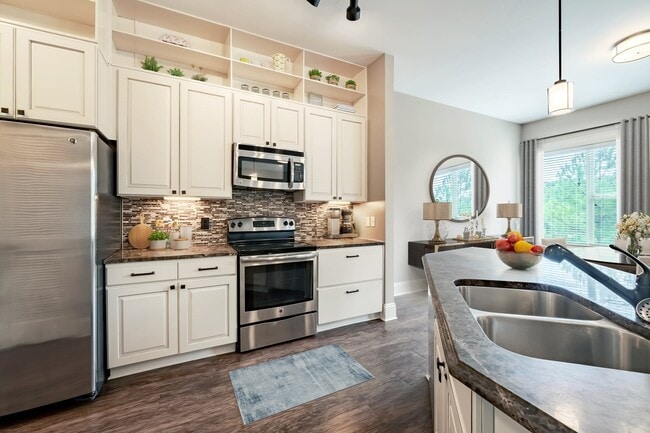 Building Photo - Bradford Cary