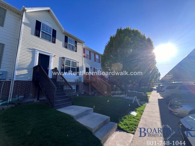 Building Photo - Incredible Home in WVC