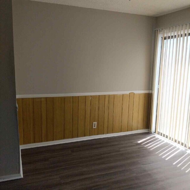 Building Photo - 1063 Harold Dr