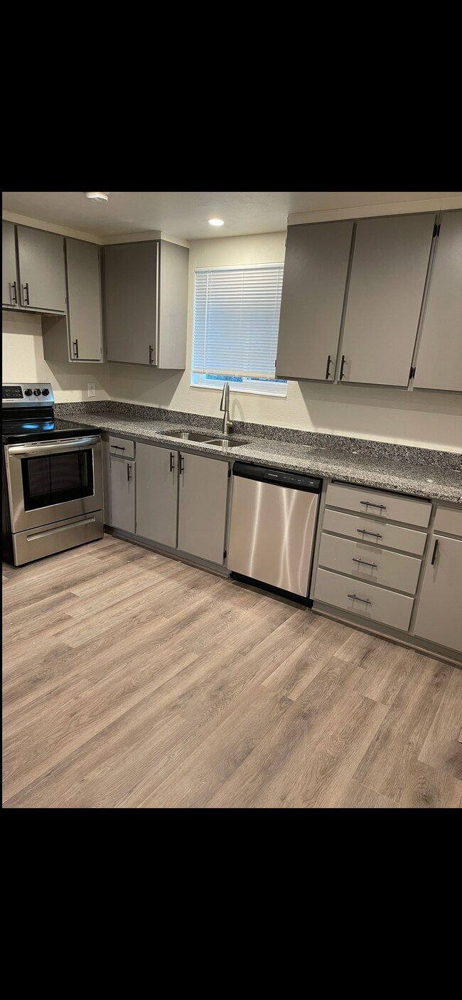 Building Photo - 1592 S 500 E