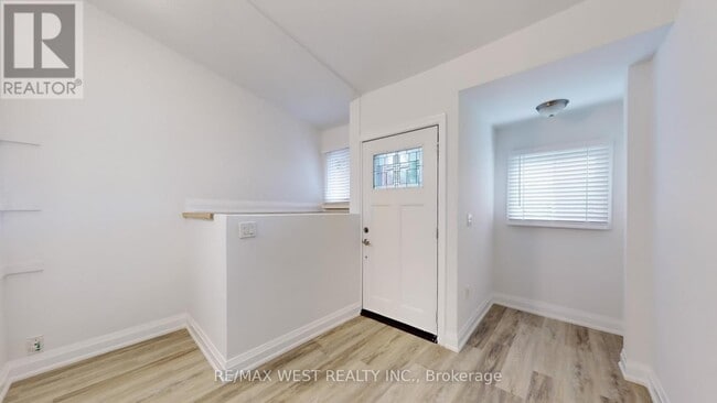 Building Photo - 109 Connolly St