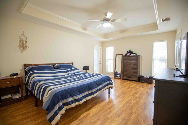 Foto del edificio - 4 Bed/ 2.5 Bath North Gate Village Home