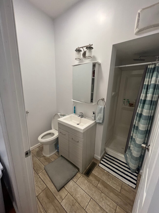 Bath - 86 9th St