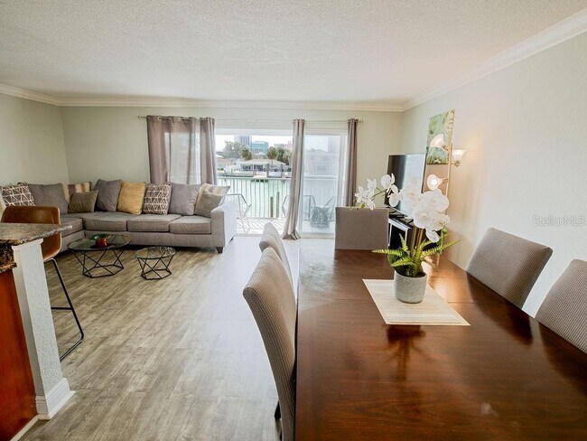 Foto del edificio - 185 Brightwater Dr