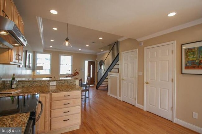 Building Photo - 1649 Kramer St NE