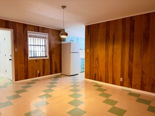Building Photo - 6805 Princess Dr