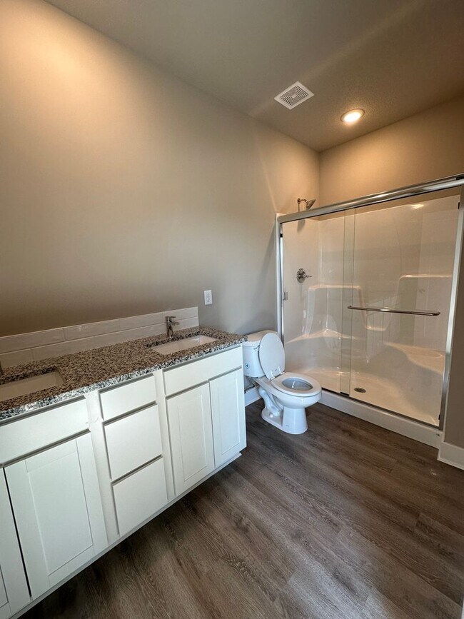 Foto del edificio - Brand New Duplex - Valley Center  1/2 off ...