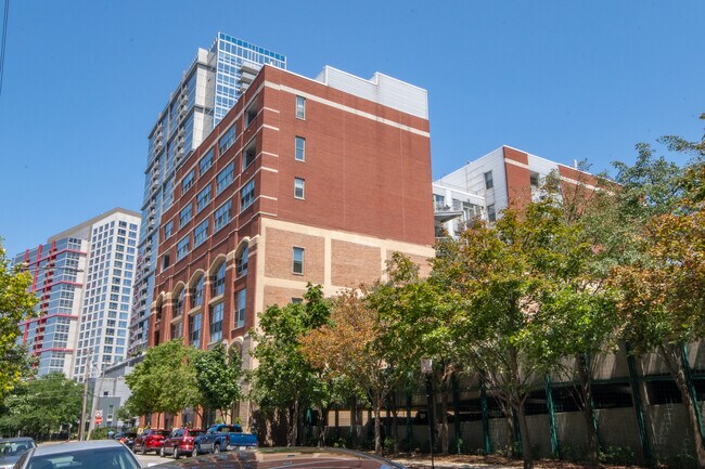 Foto del edificio - 2001 S Calumet Ave