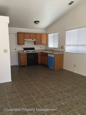 Building Photo - 426 Bobolink Ct