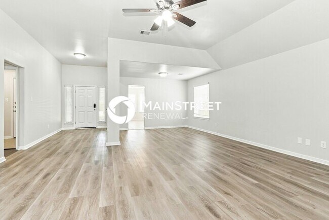 Foto del edificio - 4 Bedroom Pet-Friendly Home in Conroe, TX with Main Street Renewal