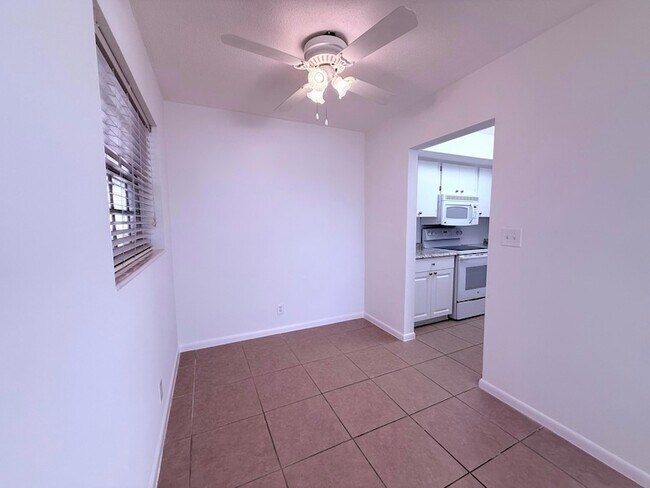 Foto del edificio - 402 Lake Shore Dr