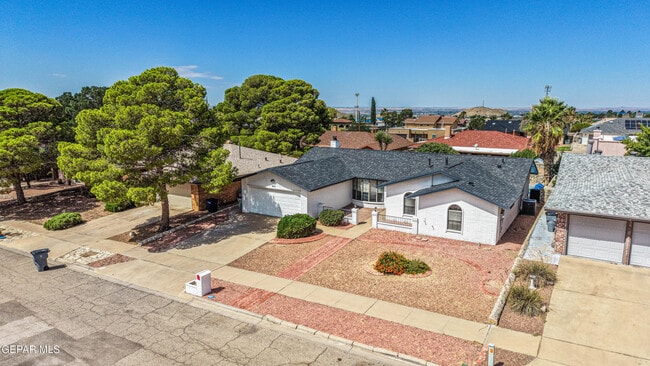 Building Photo - 853 El Parque Dr
