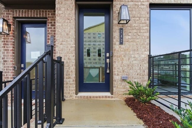 Building Photo - 742 Urban Grange Wy