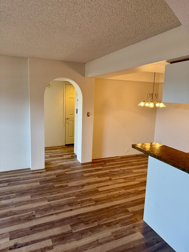 Building Photo - 10410 N Cave Creek Rd