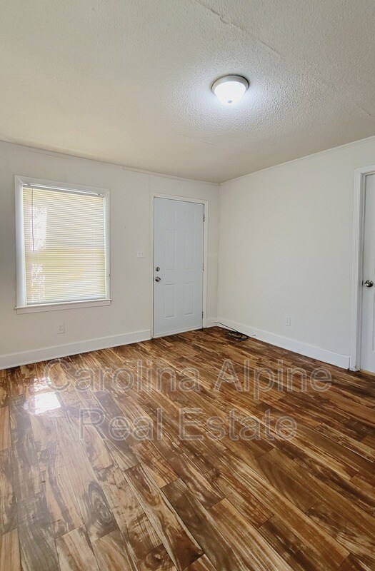 Foto del edificio - 512 E Holly St