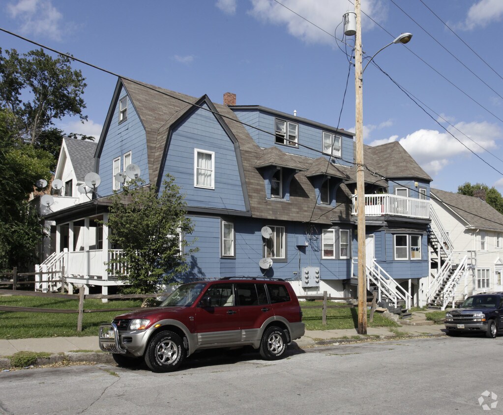 Building Photo - 1147 Park Ave