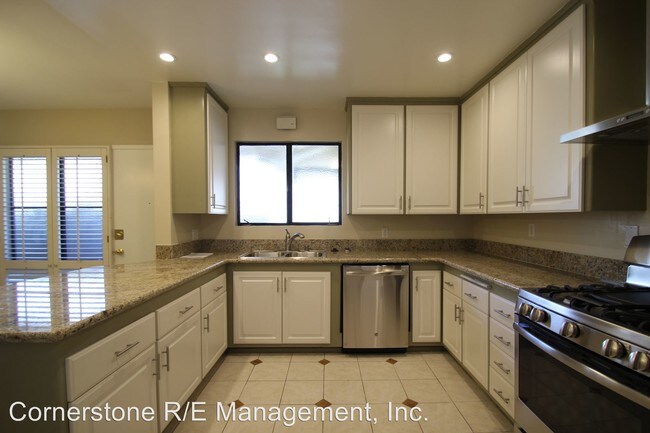 Building Photo - 225 S Orange Grove Blvd