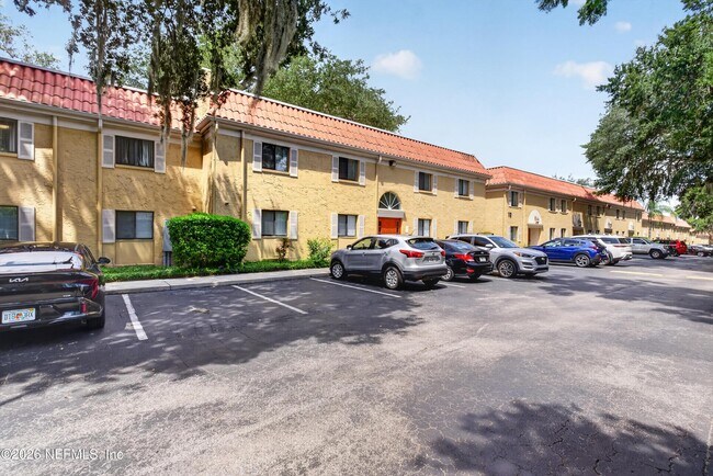 Foto del edificio - 5811 Atlantic Blvd