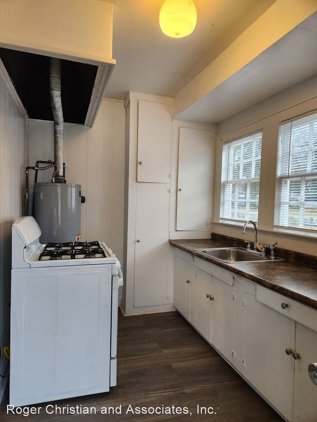 Building Photo - 2 br, 1 bath House - 3929 St. Vincent Avenue