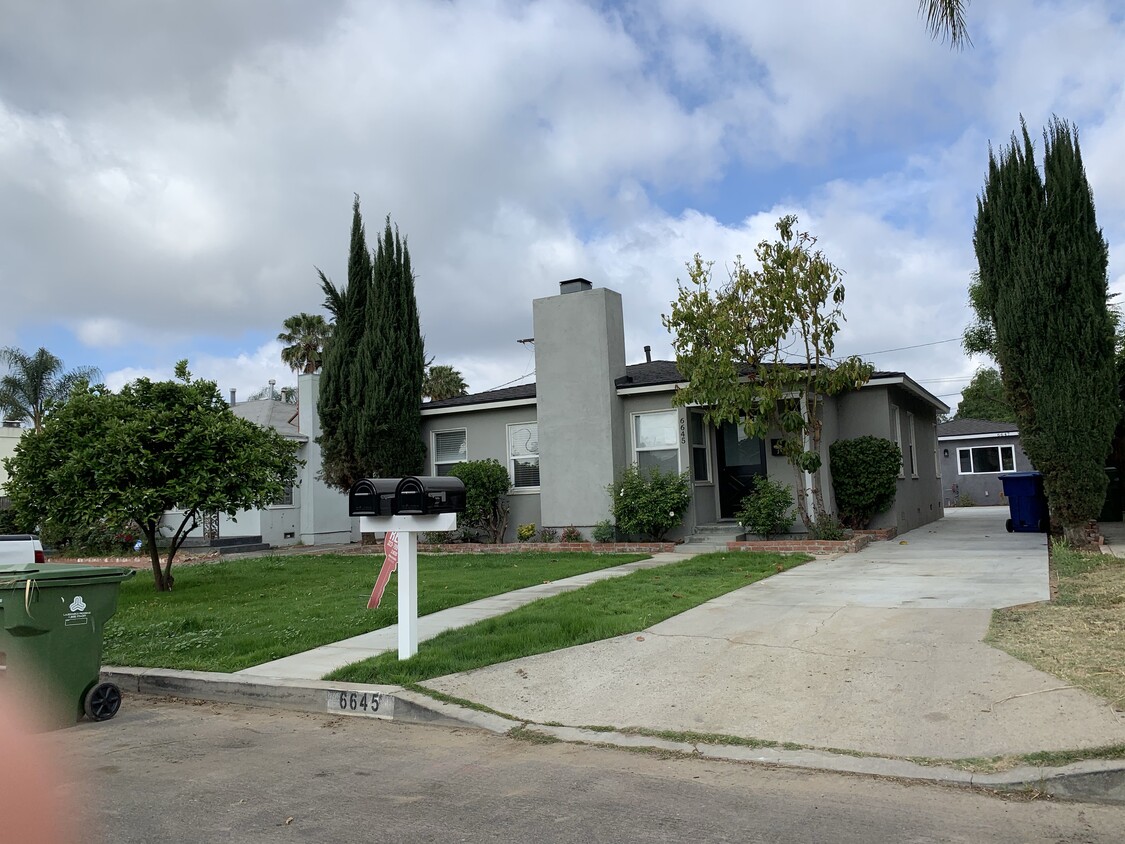 Primary Photo - 6645 Blewett Ave