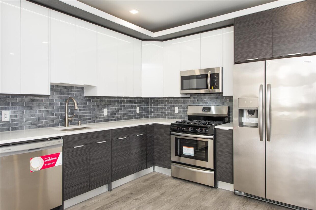 Foto principal - 62-68 69th St