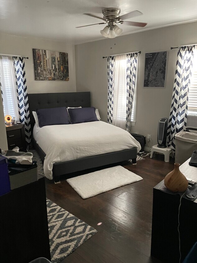 Foto del edificio - 5843 Haas Ave