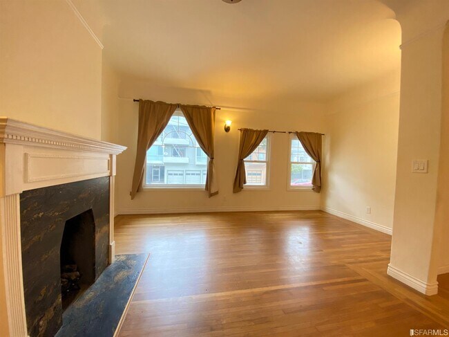 Foto del edificio - 651 Lake St