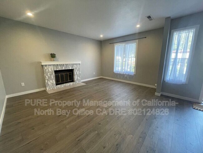 Foto del edificio - 210 Park Pl Dr