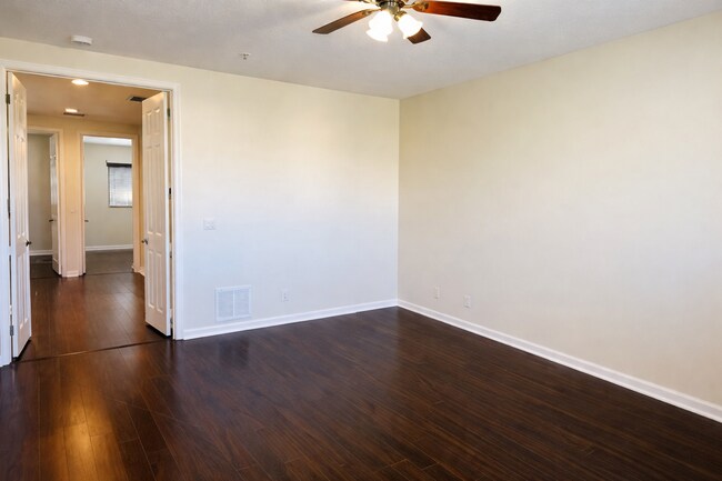 Foto del edificio - 4390 Berkshire Wharf Dr