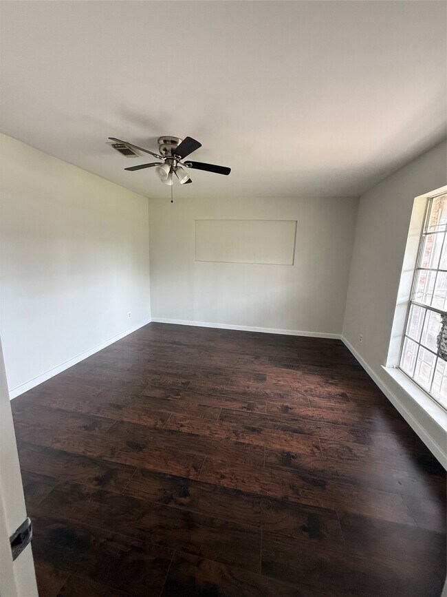 Foto del edificio - 1803 Tidwell Ln