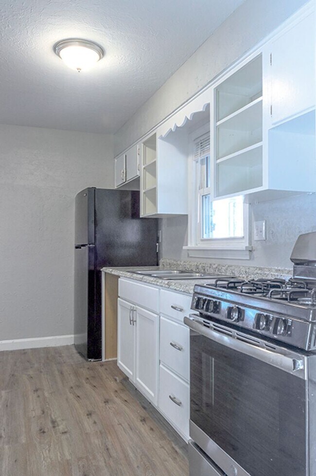 Foto del edificio - 3 bedroom, 2 bath Ranch with a partially finished basement