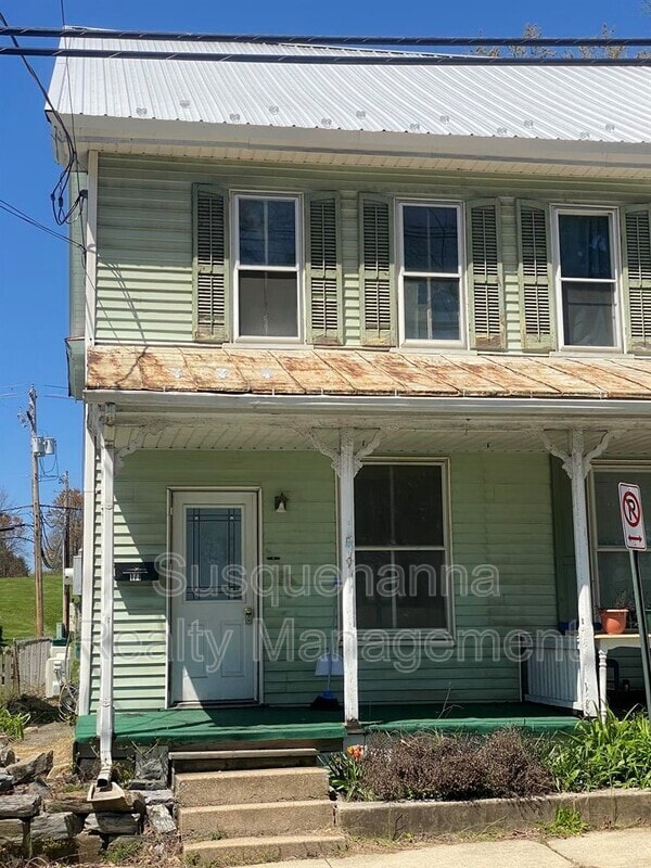 Building Photo - 171 E Derry Rd