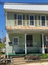 Building Photo - 171 E Derry Rd