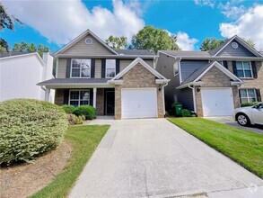 Building Photo - 1421 Gates Cir SE