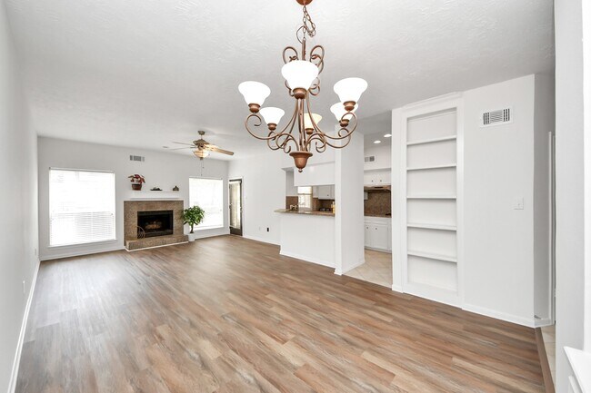 Building Photo - 5515 Strack Rd