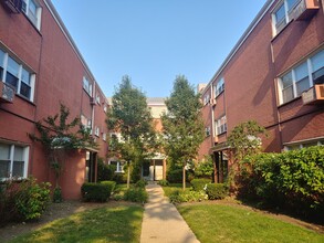 Building Photo - 6969 N Ashland Blvd