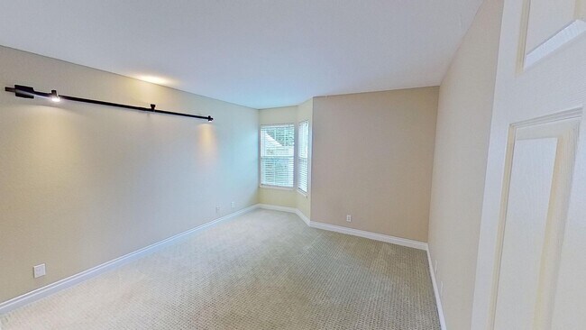 Building Photo - 2 bed/ 2 bath Condo in Goleta-Eucalyptus G...
